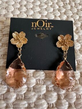 nOir Jewelry Gold Floral Drop Earrings with Peach Teardrop Crystals